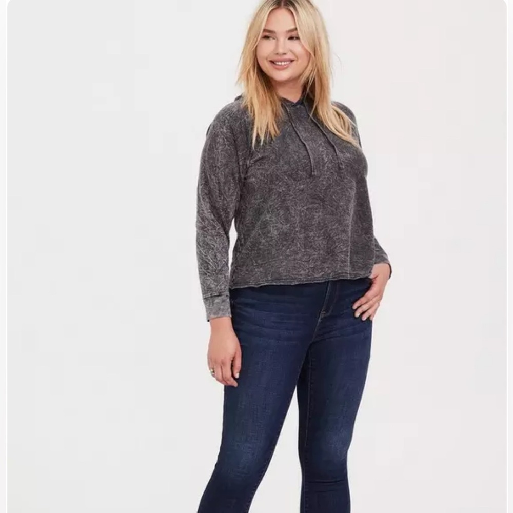 3 for $20 💜 Torrid Black Mineral Wash Midi Hoodie